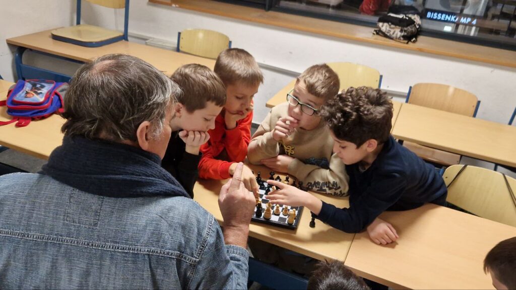 photo_5251402933558439316_y