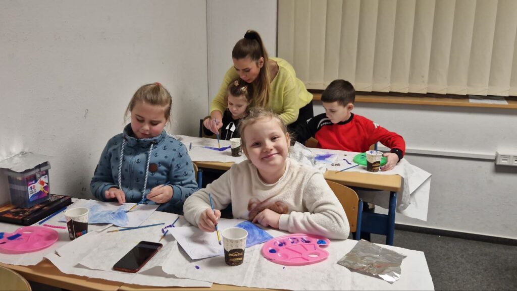 photo_5251402933558439328_y