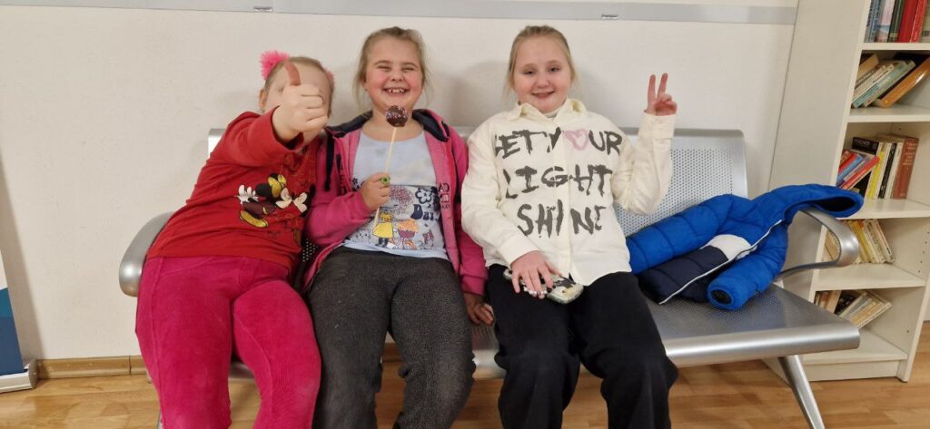 photo_5251402933558439339_y