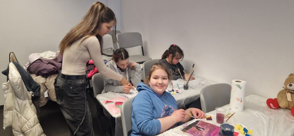 photo_5251402933558439351_y