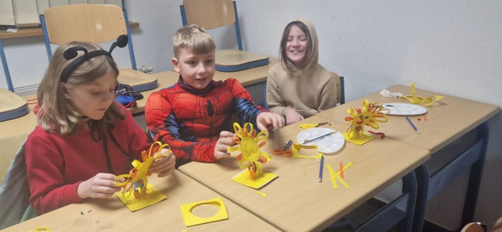 photo_5251402933558439365_y